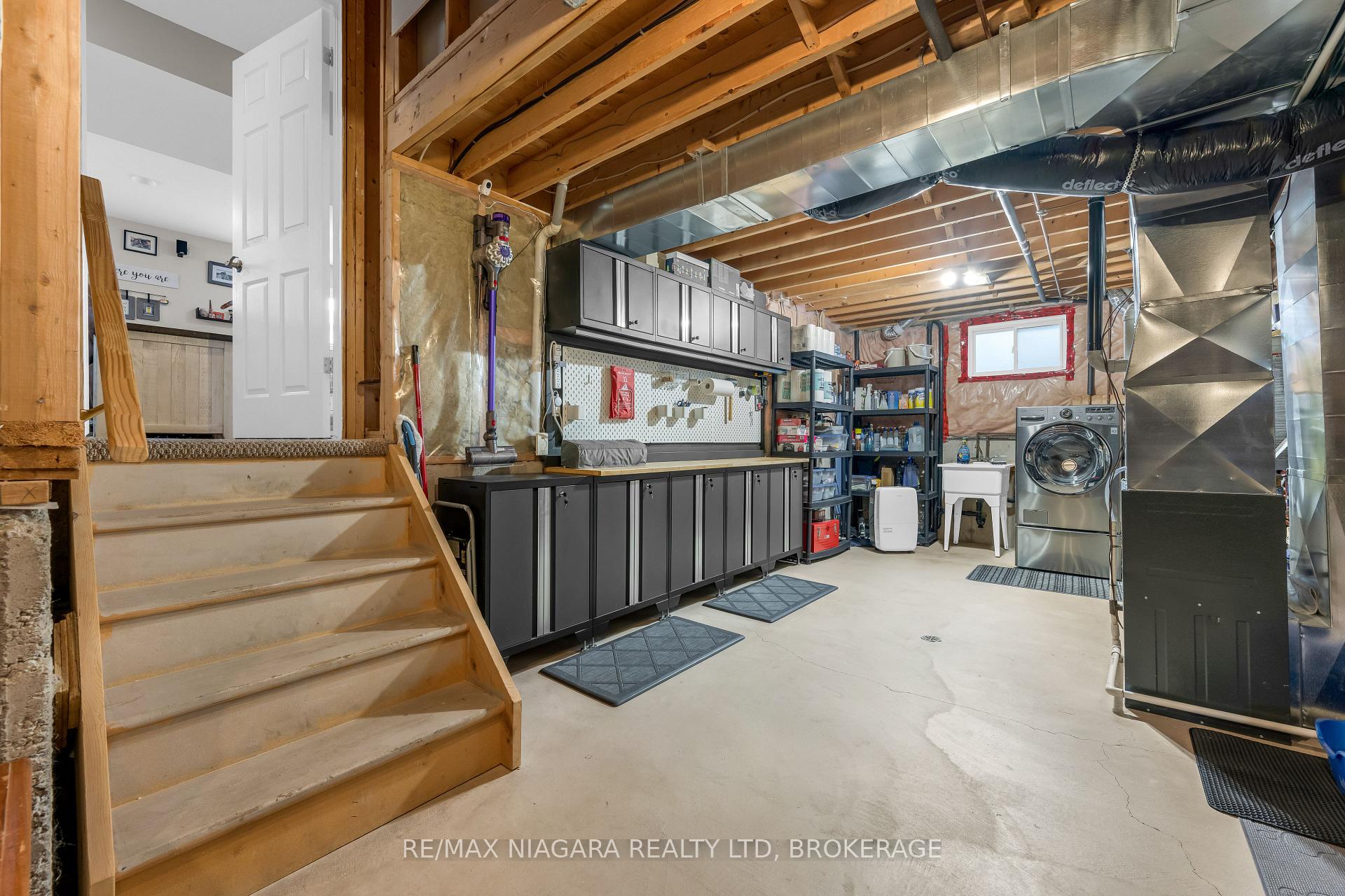 Photo 26 of 325 Lea Crescent, Welland, West Welland — HOMEH