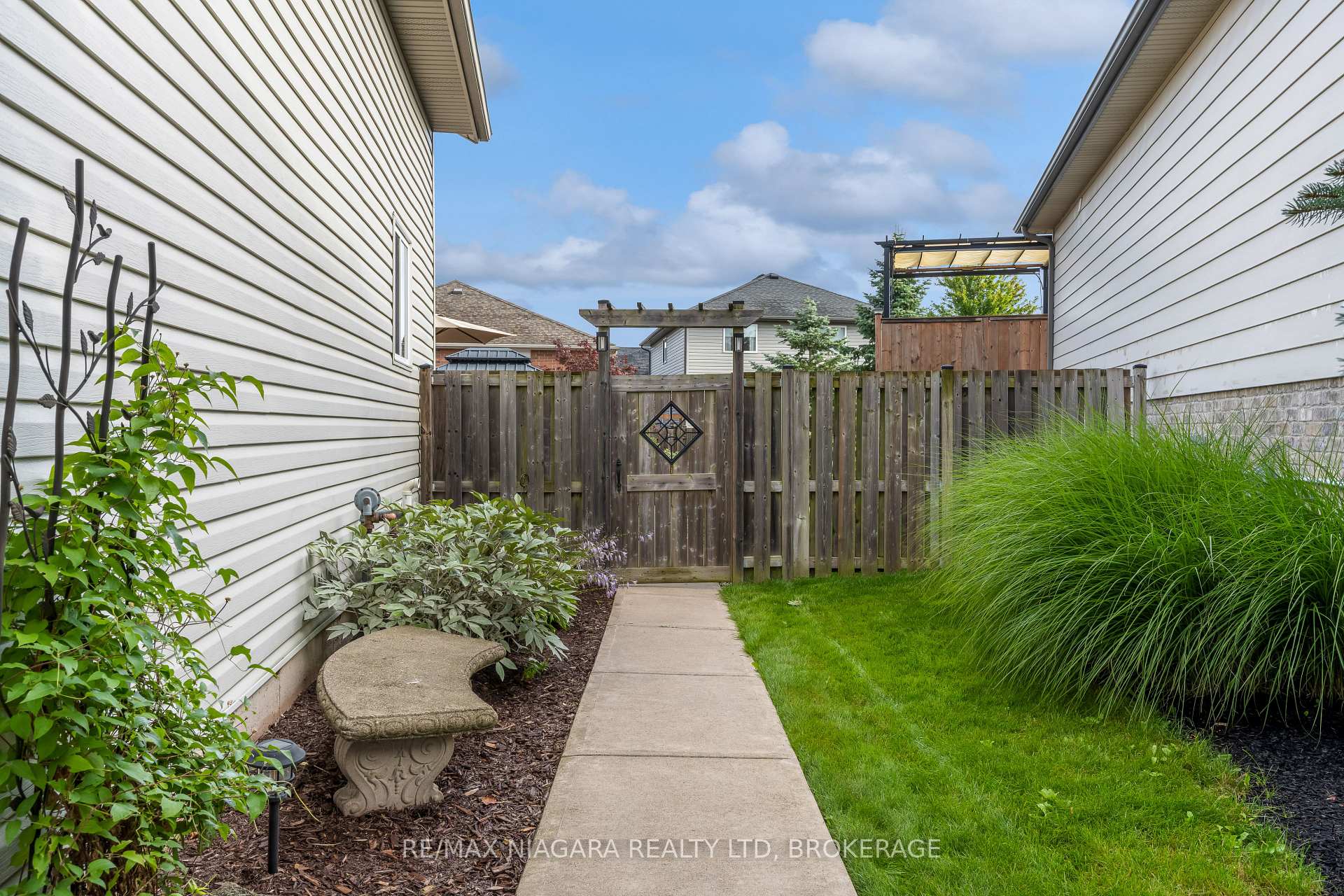 Photo 28 of 325 Lea Crescent, Welland, West Welland — HOMEH