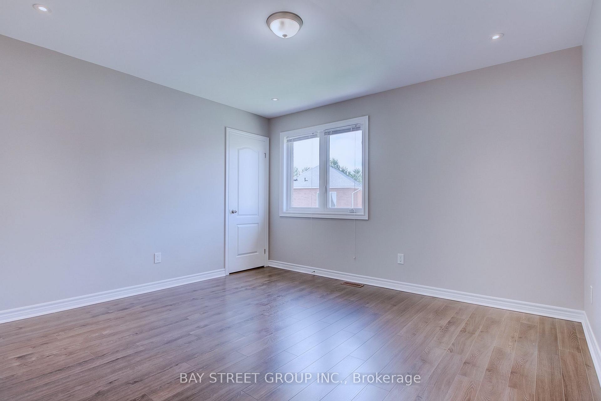 Photo 13 of 23 Eagle Peak Drive, Richmond Hill, Westbrook — HOMEH