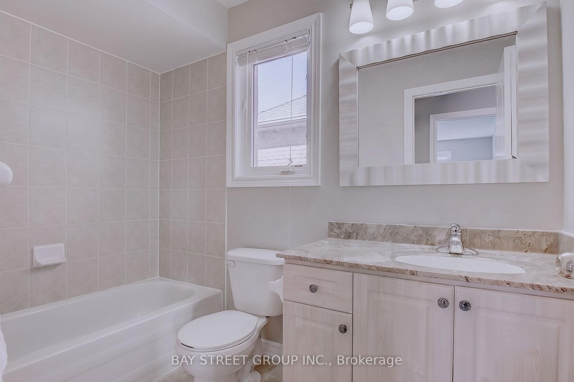 Photo 17 of 23 Eagle Peak Drive, Richmond Hill, Westbrook — HOMEH