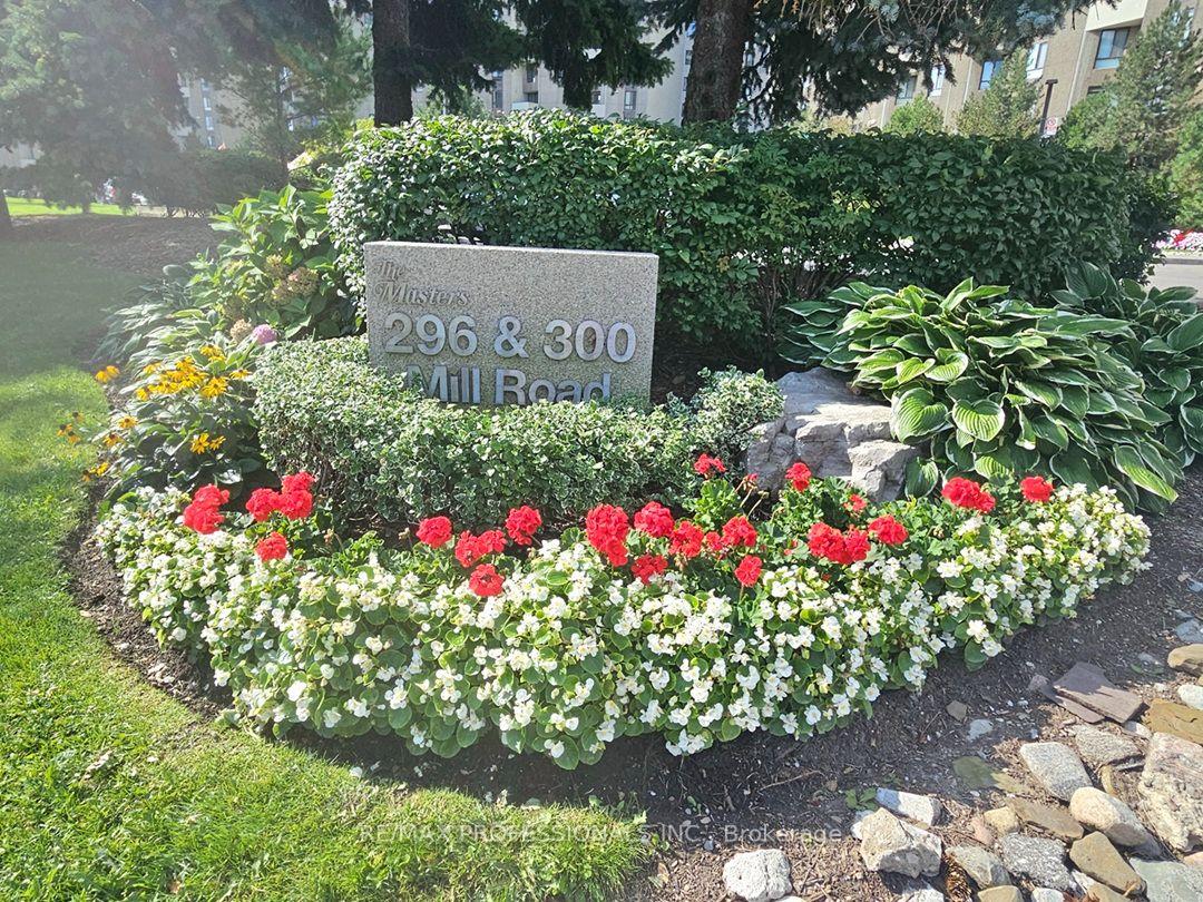 Photo 2 of Unit E41, 300 Mill Road, Etobicoke, Markland Wood — HOMEH