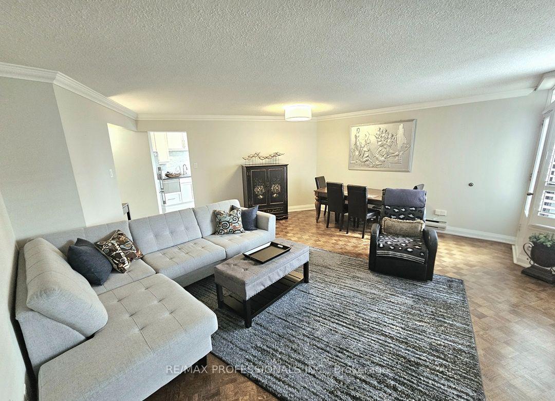 Photo 7 of Unit E41, 300 Mill Road, Etobicoke, Markland Wood — HOMEH