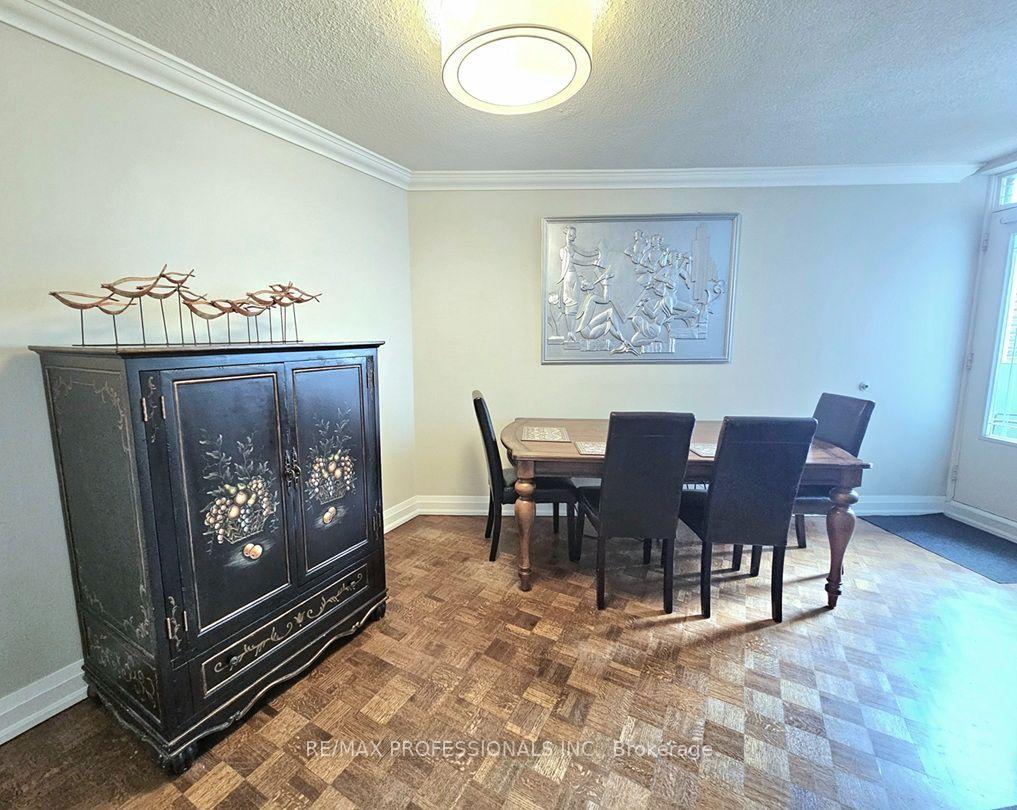 Photo 9 of Unit E41, 300 Mill Road, Etobicoke, Markland Wood — HOMEH