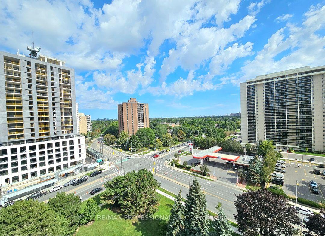 Photo 16 of Unit E41, 300 Mill Road, Etobicoke, Markland Wood — HOMEH