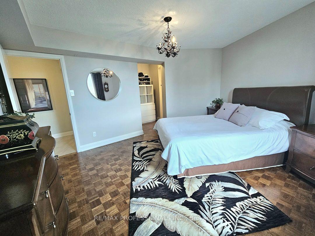 Photo 19 of Unit E41, 300 Mill Road, Etobicoke, Markland Wood — HOMEH