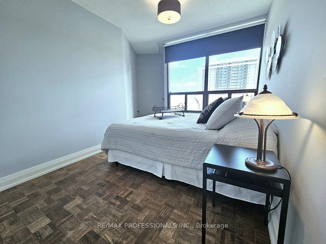 Photo 27 of Unit E41, 300 Mill Road, Etobicoke, Markland Wood — HOMEH