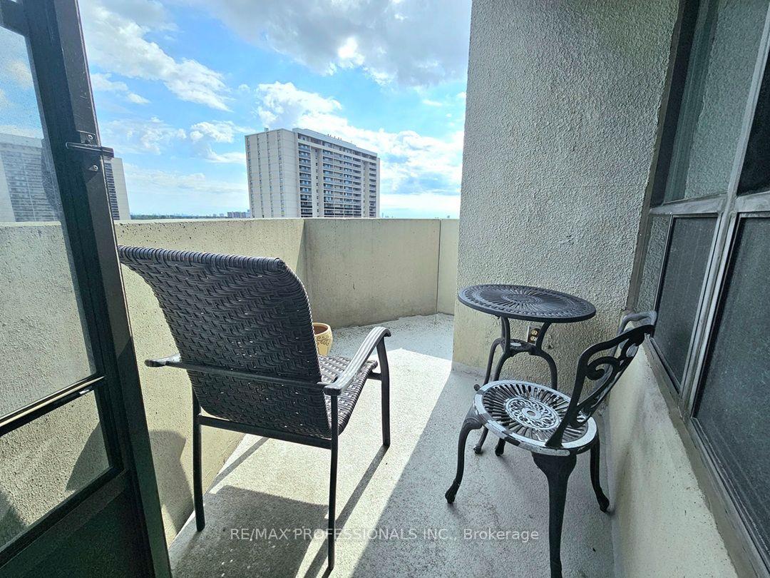 Photo 28 of Unit E41, 300 Mill Road, Etobicoke, Markland Wood — HOMEH