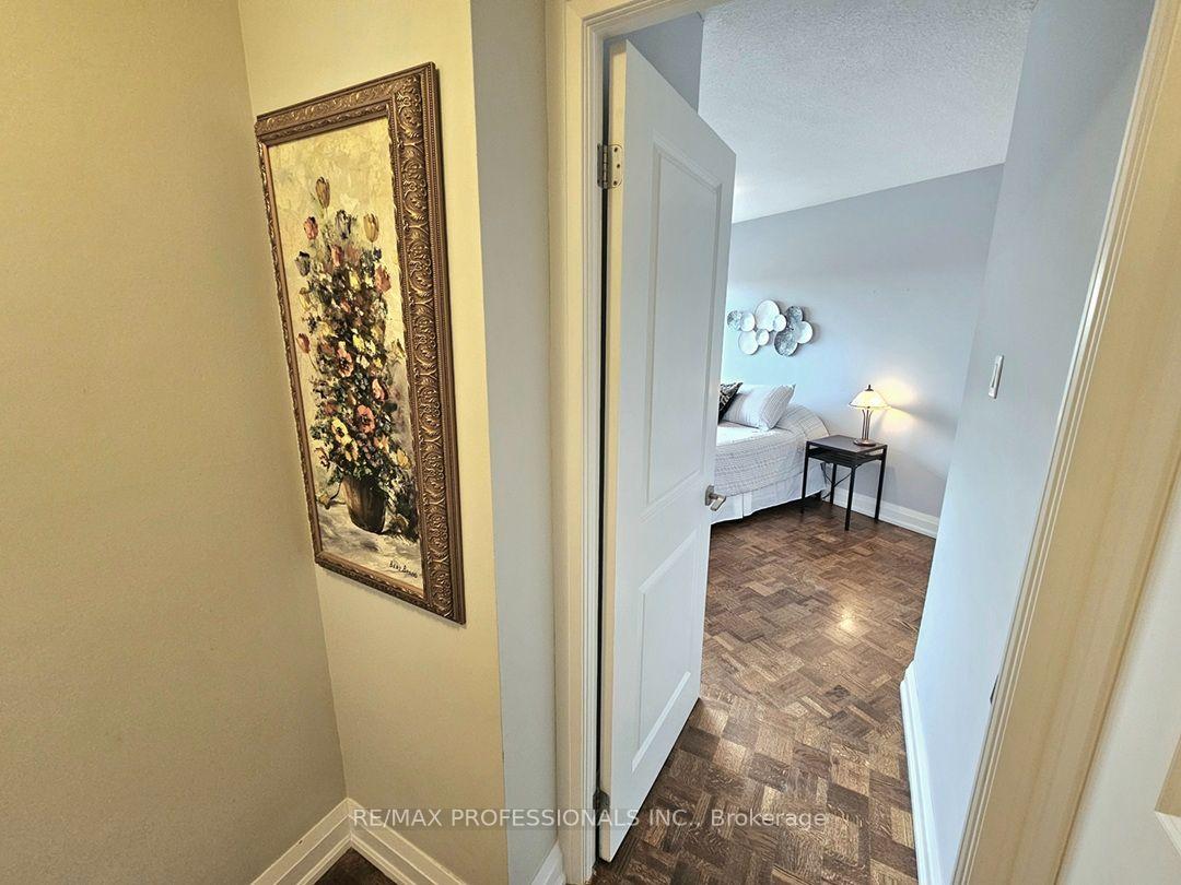 Photo 30 of Unit E41, 300 Mill Road, Etobicoke, Markland Wood — HOMEH