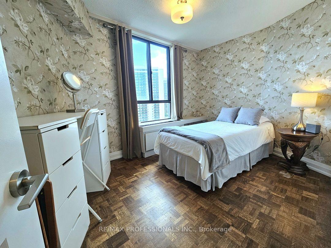 Photo 31 of Unit E41, 300 Mill Road, Etobicoke, Markland Wood — HOMEH