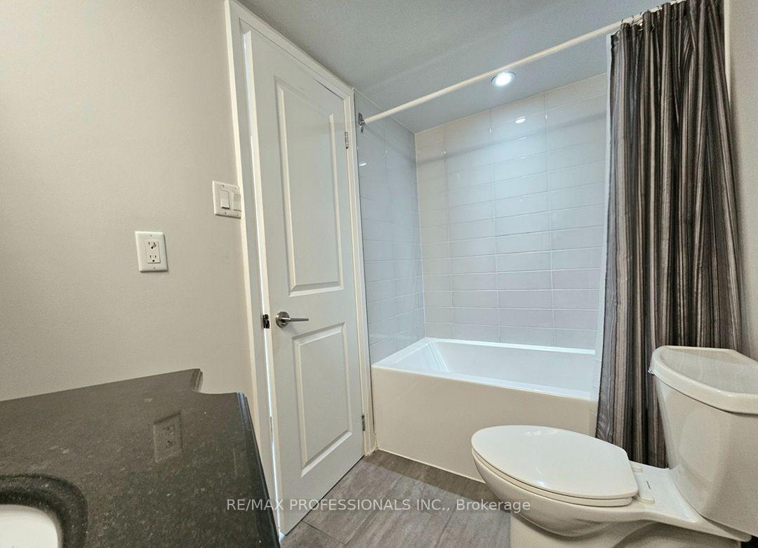 Photo 35 of Unit E41, 300 Mill Road, Etobicoke, Markland Wood — HOMEH