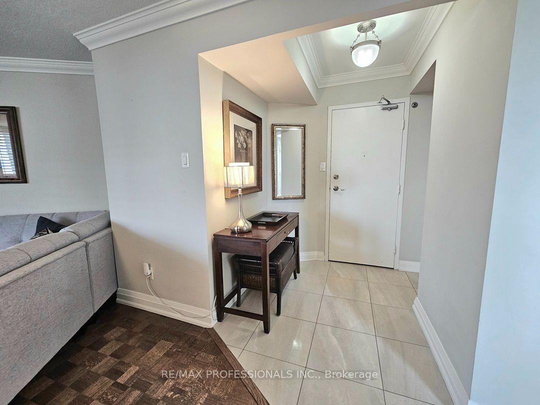 Photo 36 of Unit E41, 300 Mill Road, Etobicoke, Markland Wood — HOMEH