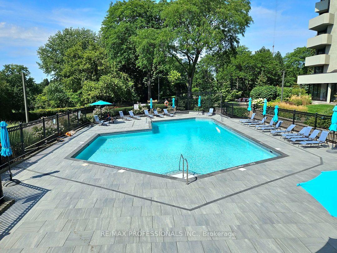 Photo 44 of Unit E41, 300 Mill Road, Etobicoke, Markland Wood — HOMEH