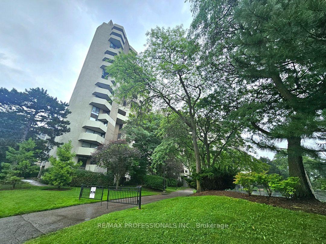 Photo 50 of Unit E41, 300 Mill Road, Etobicoke, Markland Wood — HOMEH