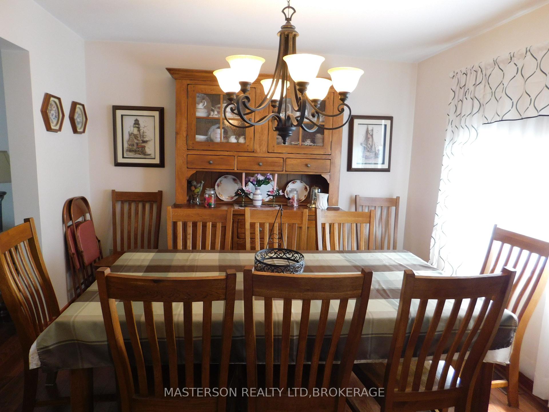 Photo 4 of 6408 Galaxy Drive, Niagara Falls, Stamford — HOMEH