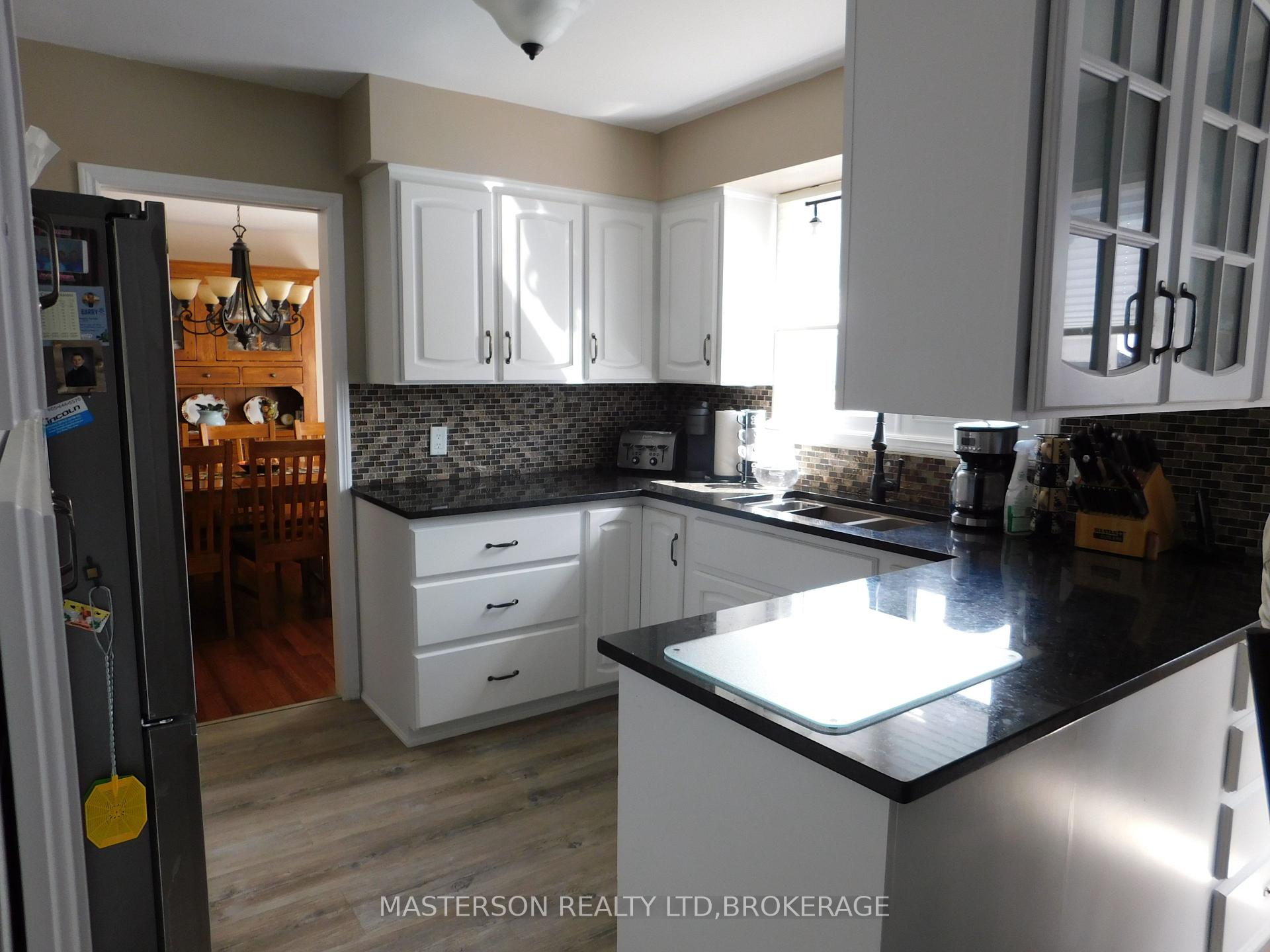 Photo 5 of 6408 Galaxy Drive, Niagara Falls, Stamford — HOMEH