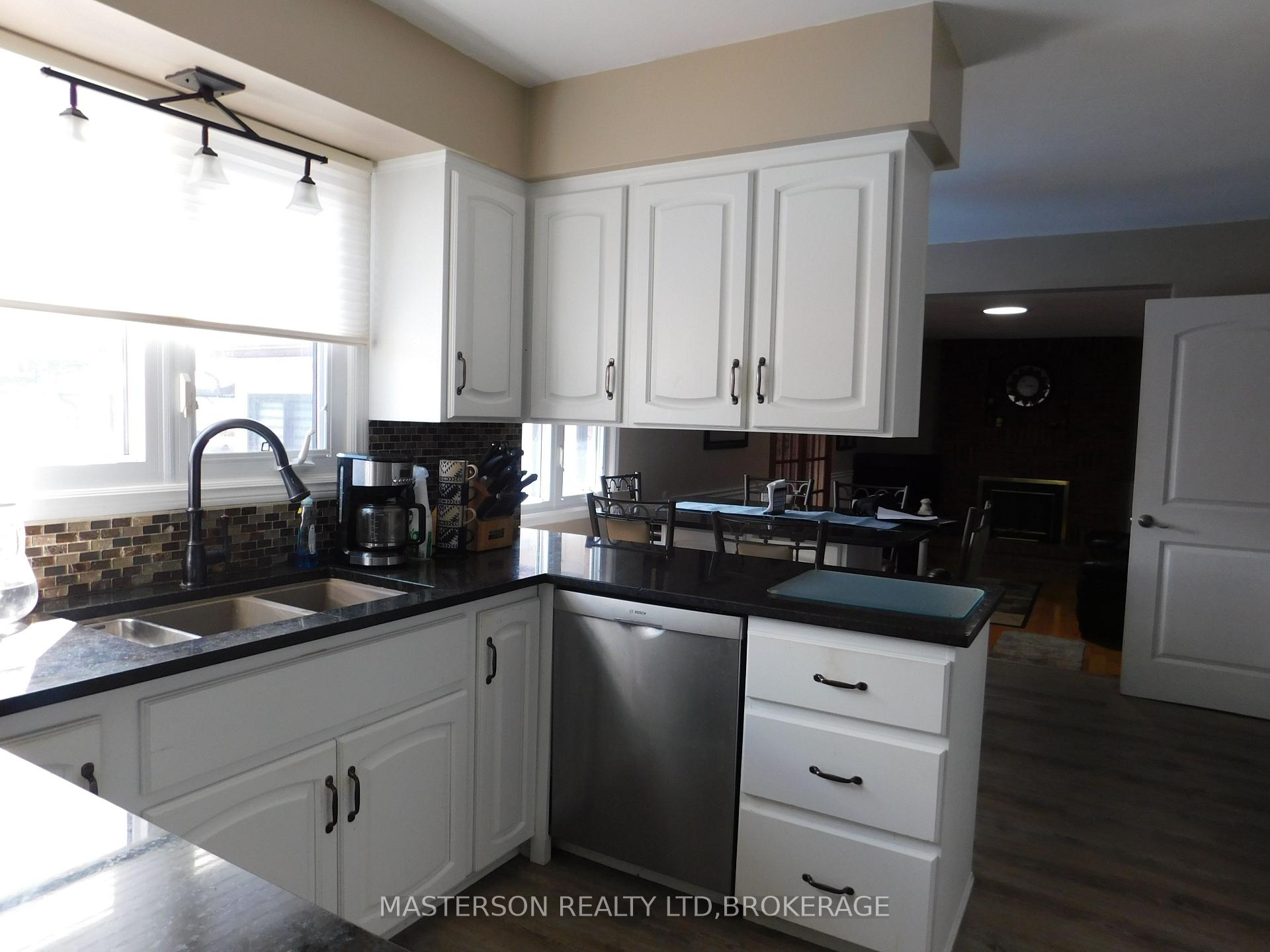 Photo 7 of 6408 Galaxy Drive, Niagara Falls, Stamford — HOMEH