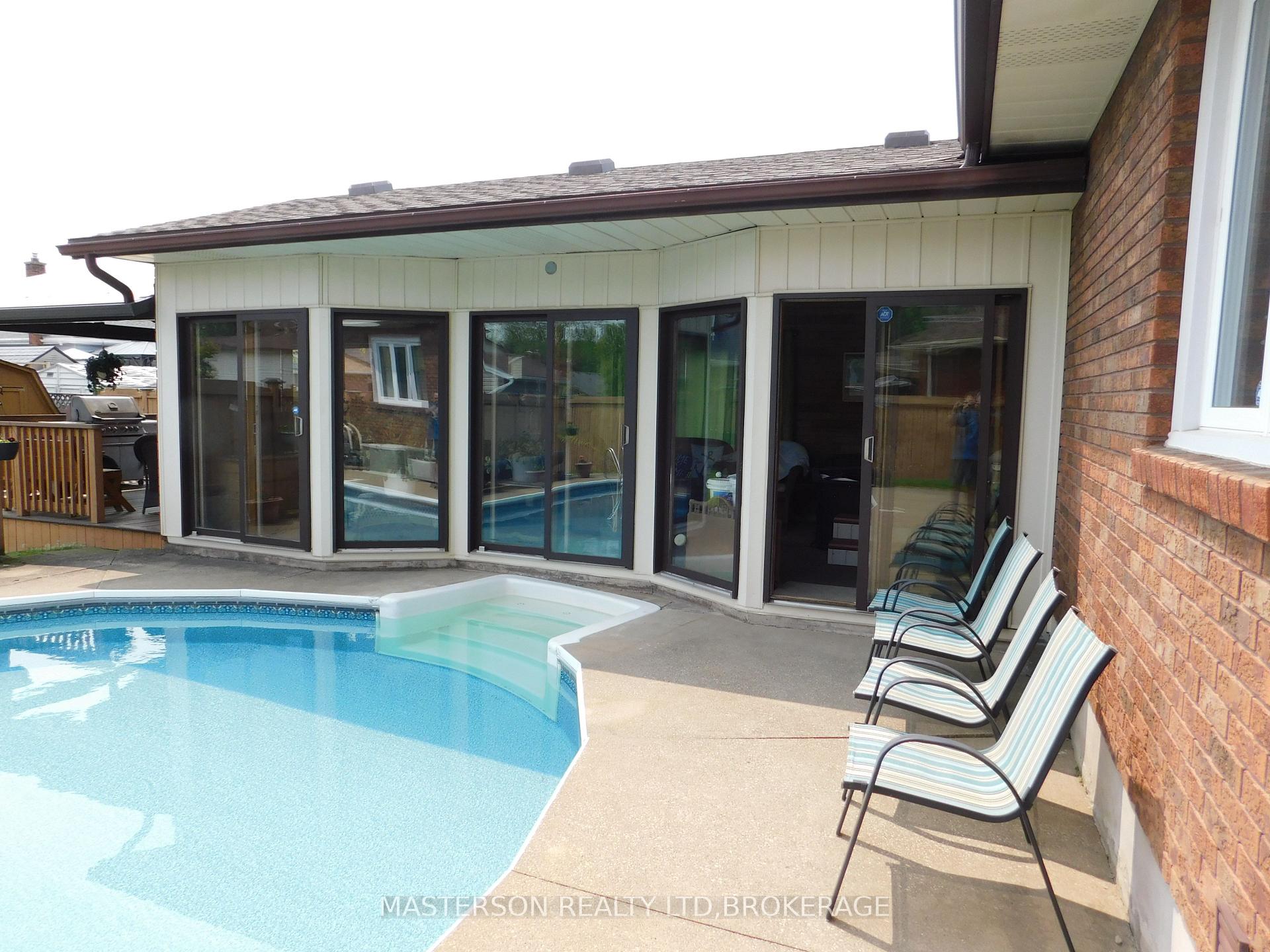 Photo 14 of 6408 Galaxy Drive, Niagara Falls, Stamford — HOMEH
