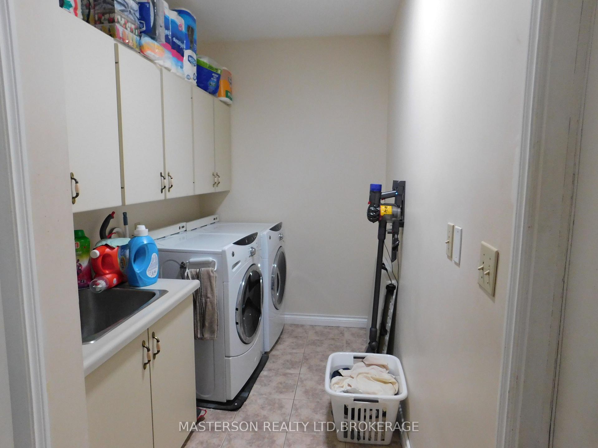 Photo 16 of 6408 Galaxy Drive, Niagara Falls, Stamford — HOMEH