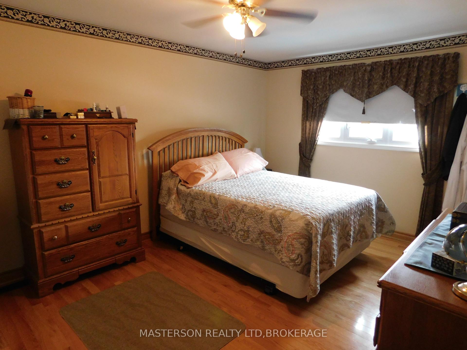 Photo 17 of 6408 Galaxy Drive, Niagara Falls, Stamford — HOMEH