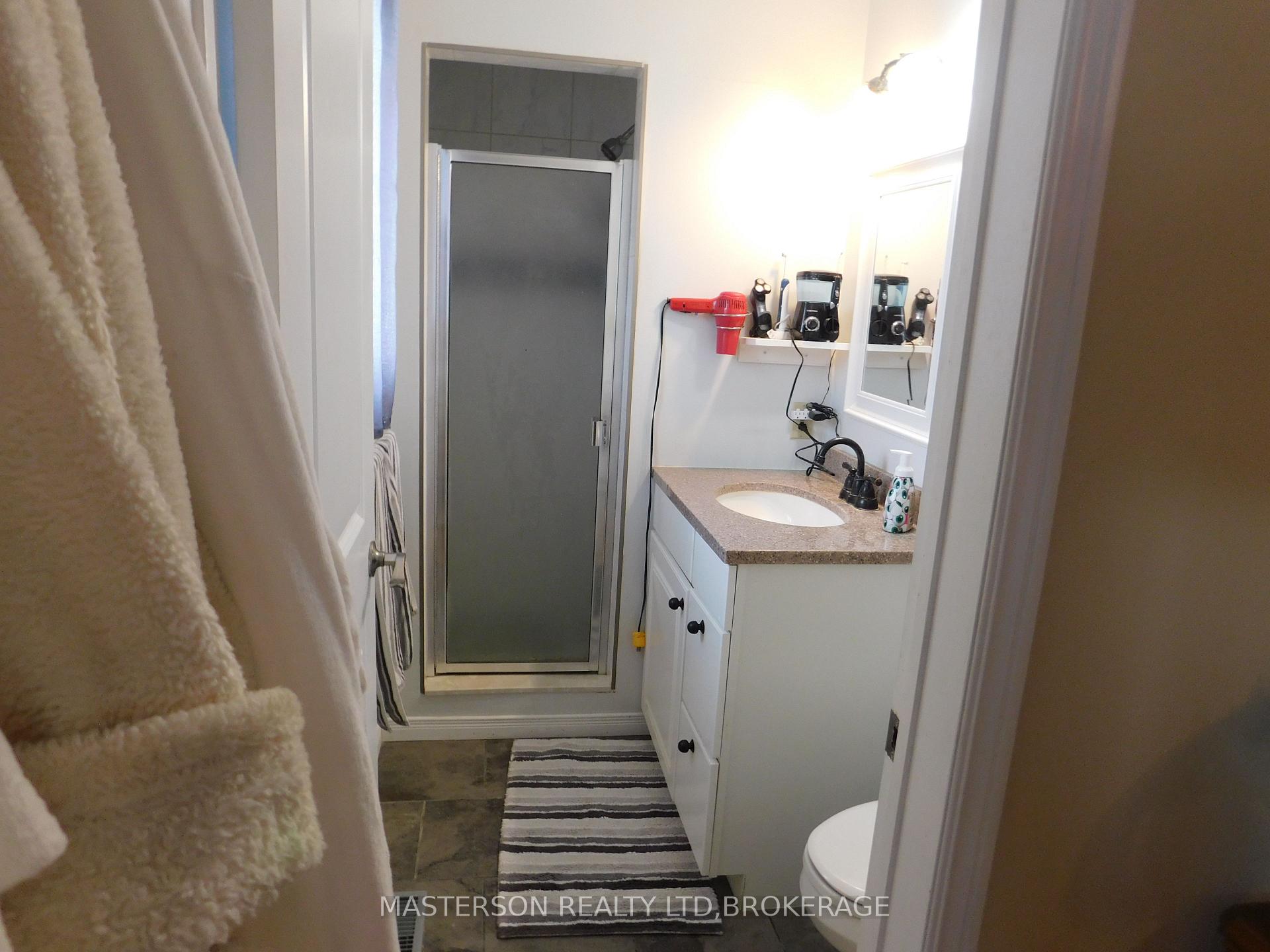 Photo 19 of 6408 Galaxy Drive, Niagara Falls, Stamford — HOMEH