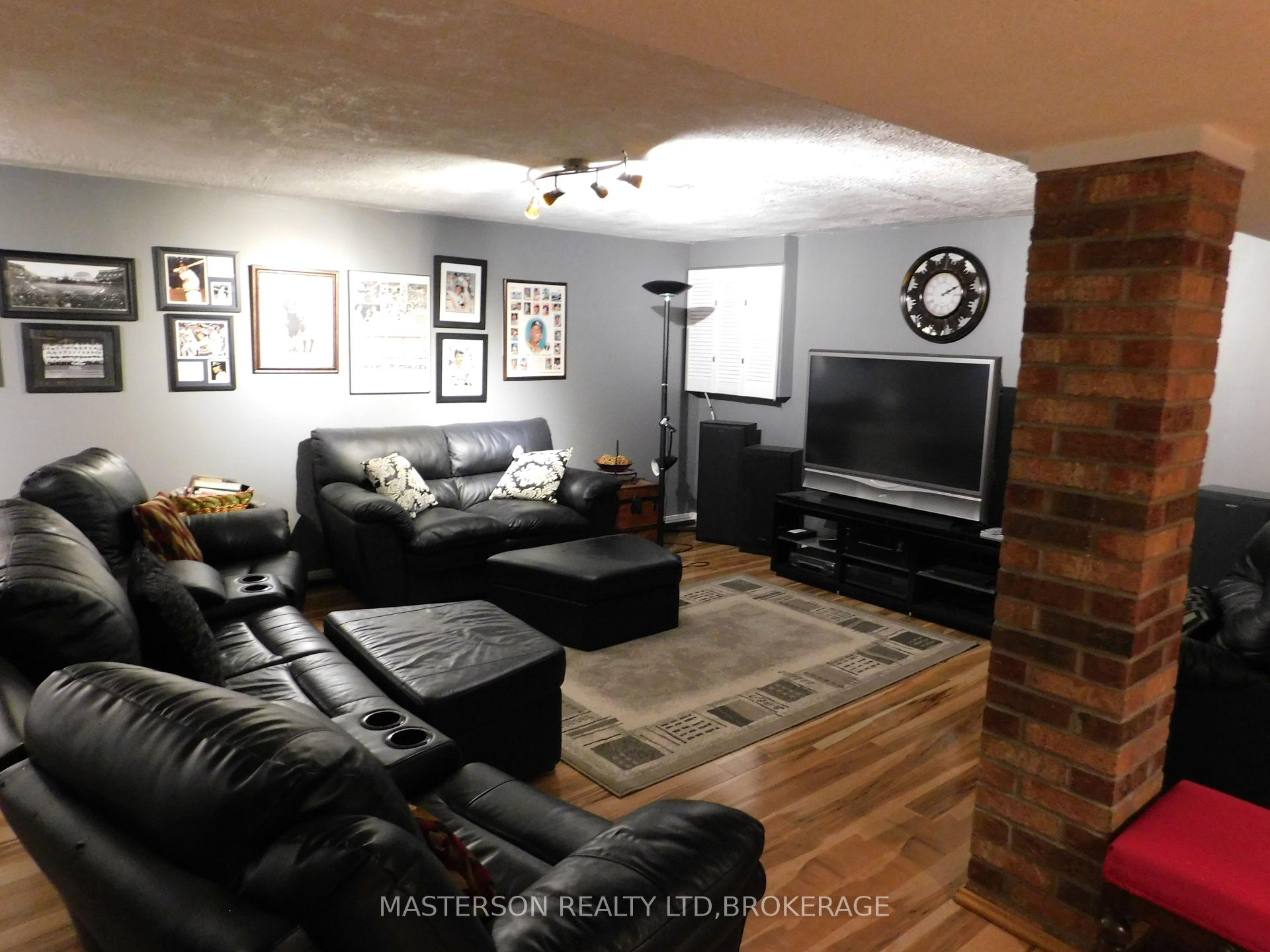 Photo 26 of 6408 Galaxy Drive, Niagara Falls, Stamford — HOMEH