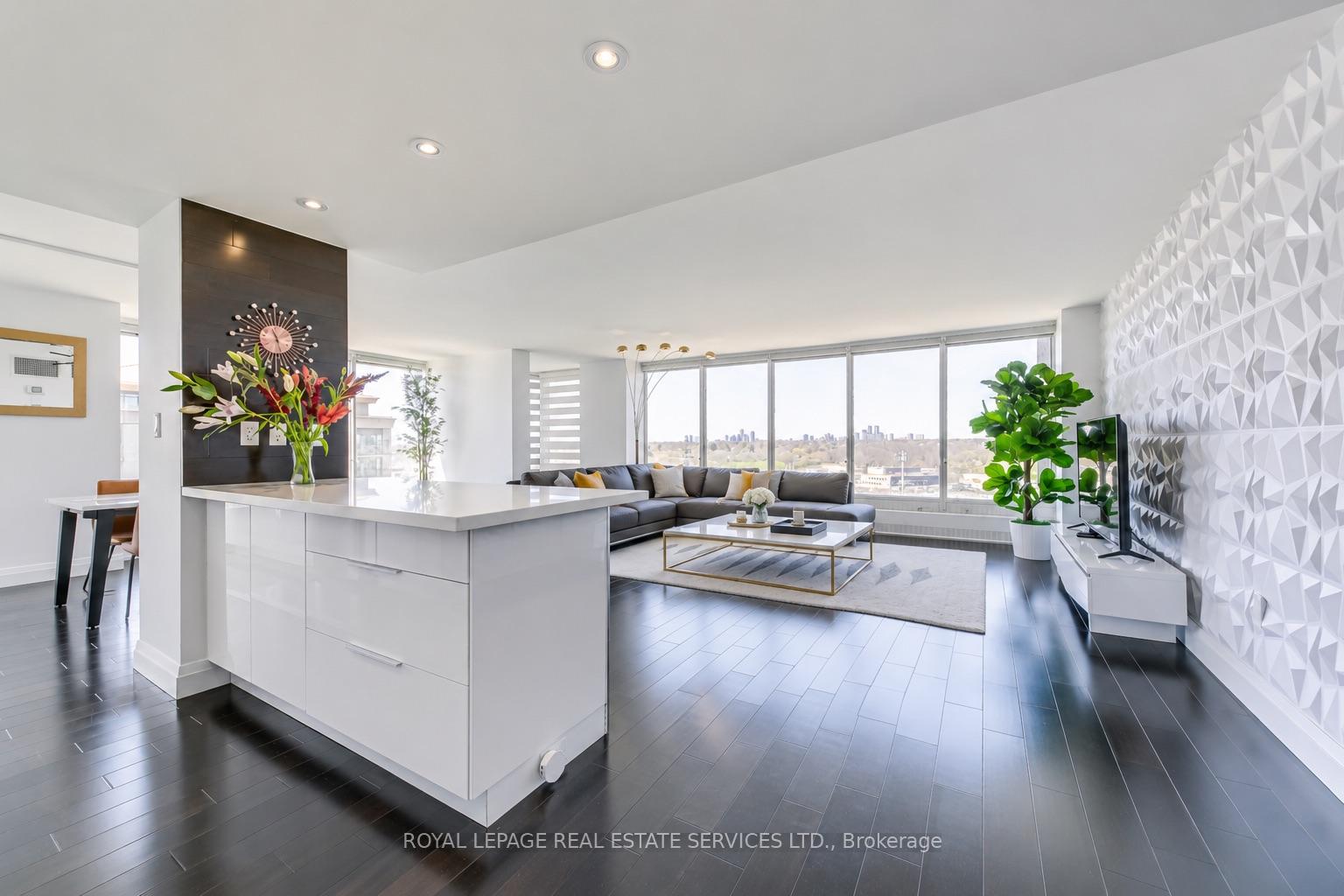Photo of Unit 1607, 2045 Lake Shore Boulevard W