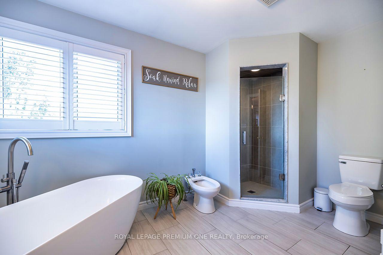 Photo 32 of 66 Bridlewood Boulevard, Whitby, Rolling Acres — HOMEH