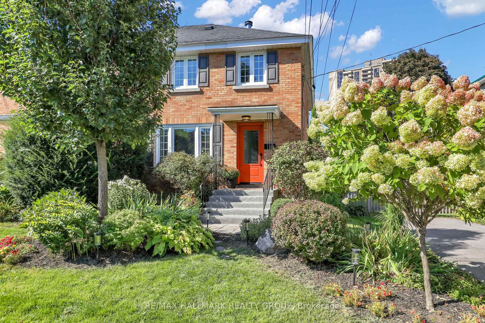 Photo 1 of 174 Compton Avenue, Ottawa, Woodroffe — HOMEH