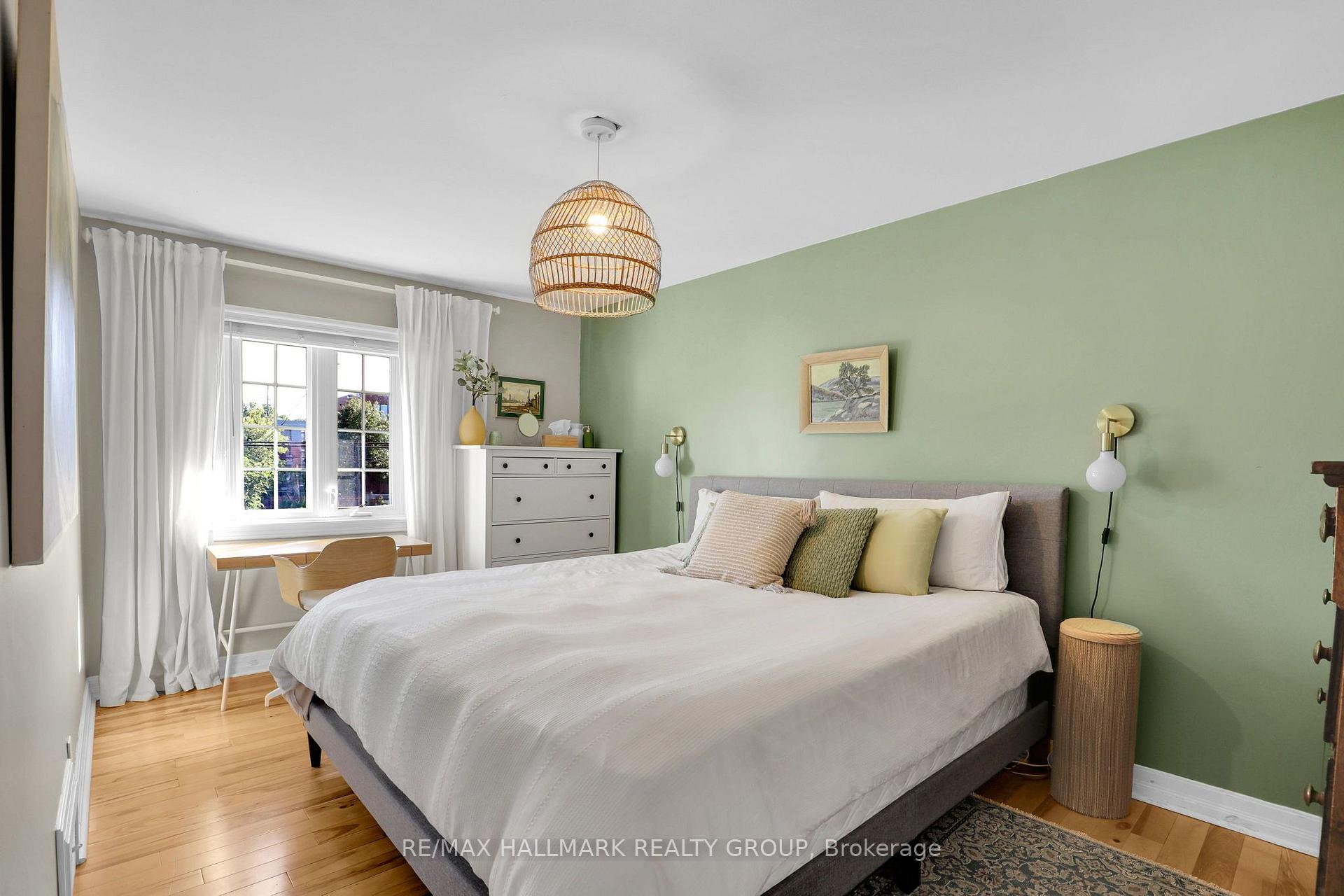 Photo 17 of 174 Compton Avenue, Ottawa, Woodroffe — HOMEH