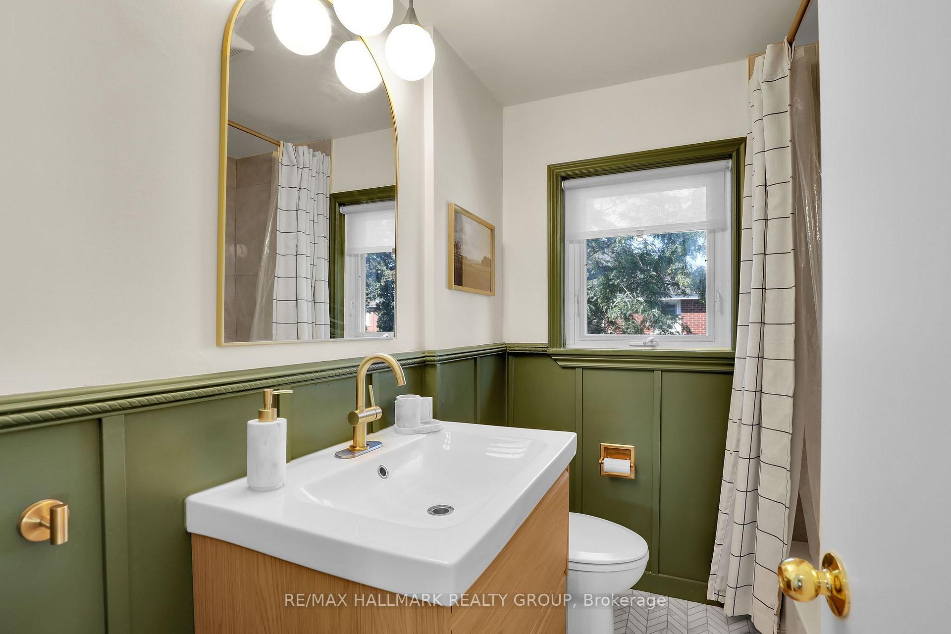 Photo 19 of 174 Compton Avenue, Ottawa, Woodroffe — HOMEH