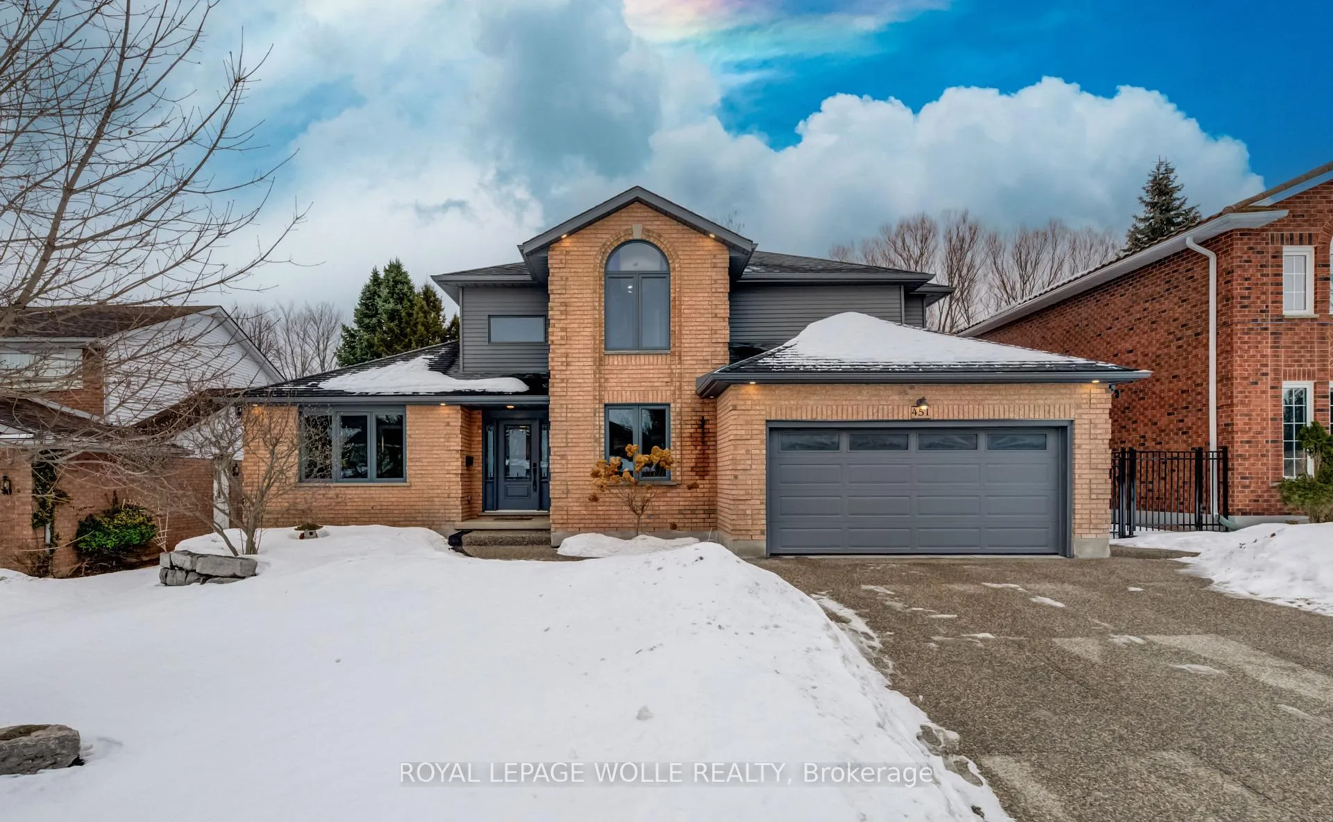 Photo 2 of 451 Knightsbridge Court, Waterloo — HOMEH