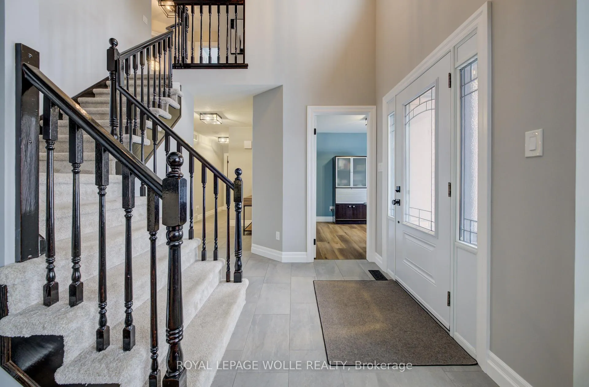 Photo 5 of 451 Knightsbridge Court, Waterloo — HOMEH