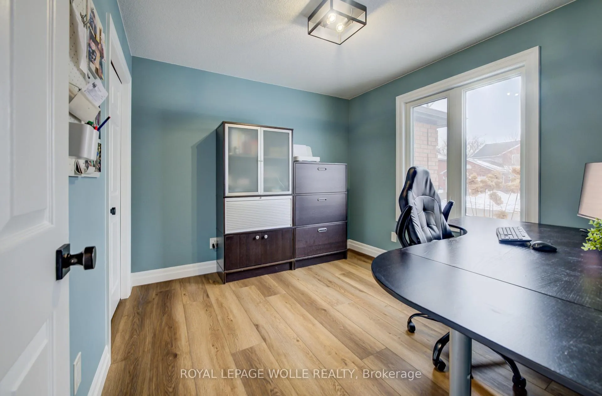 Photo 6 of 451 Knightsbridge Court, Waterloo — HOMEH