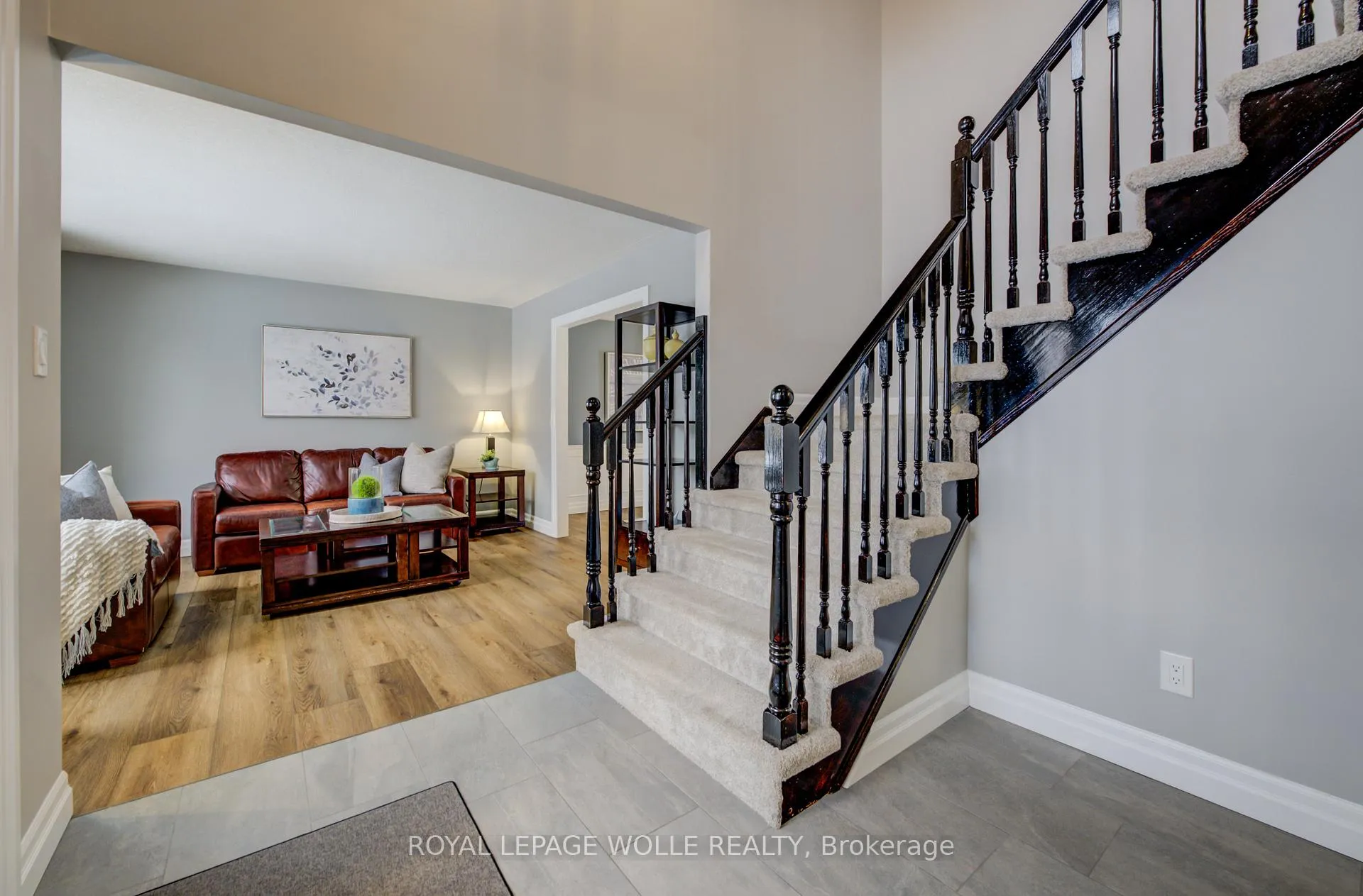 Photo 7 of 451 Knightsbridge Court, Waterloo — HOMEH
