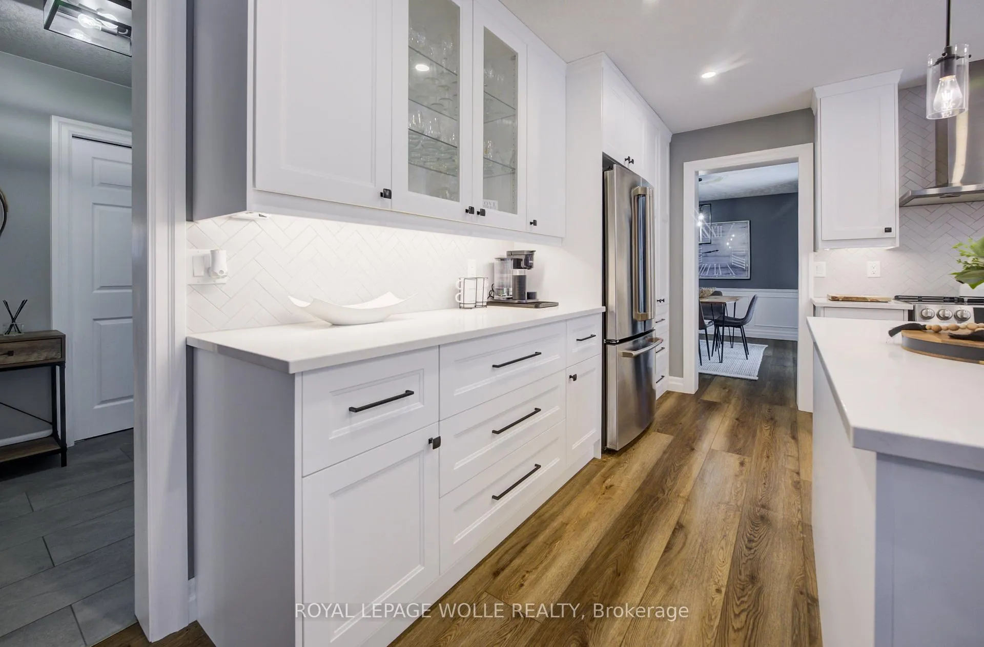 Photo 17 of 451 Knightsbridge Court, Waterloo — HOMEH