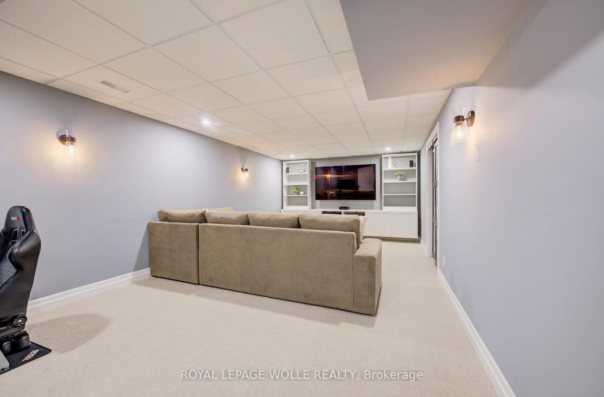 Photo 43 of 451 Knightsbridge Court, Waterloo — HOMEH