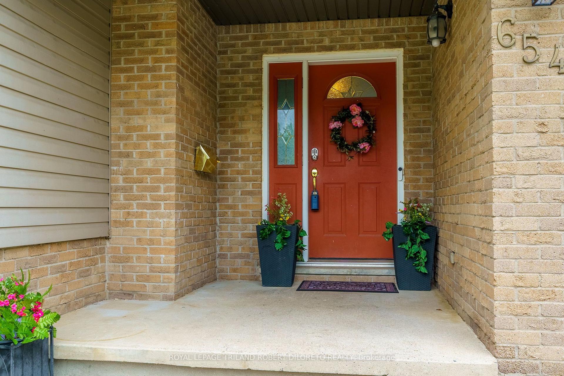 Photo 9 of 654 Grenfell Drive, London, North C — HOMEH