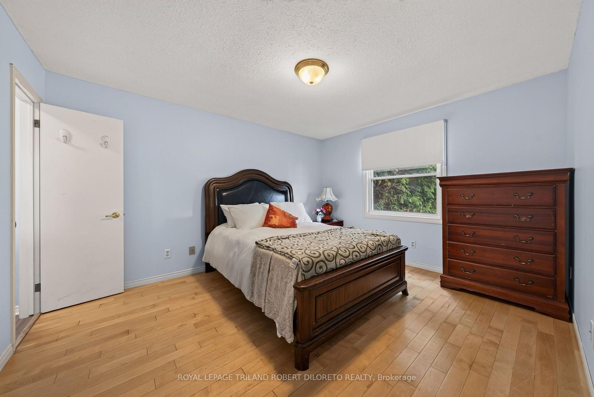 Photo 21 of 654 Grenfell Drive, London, North C — HOMEH
