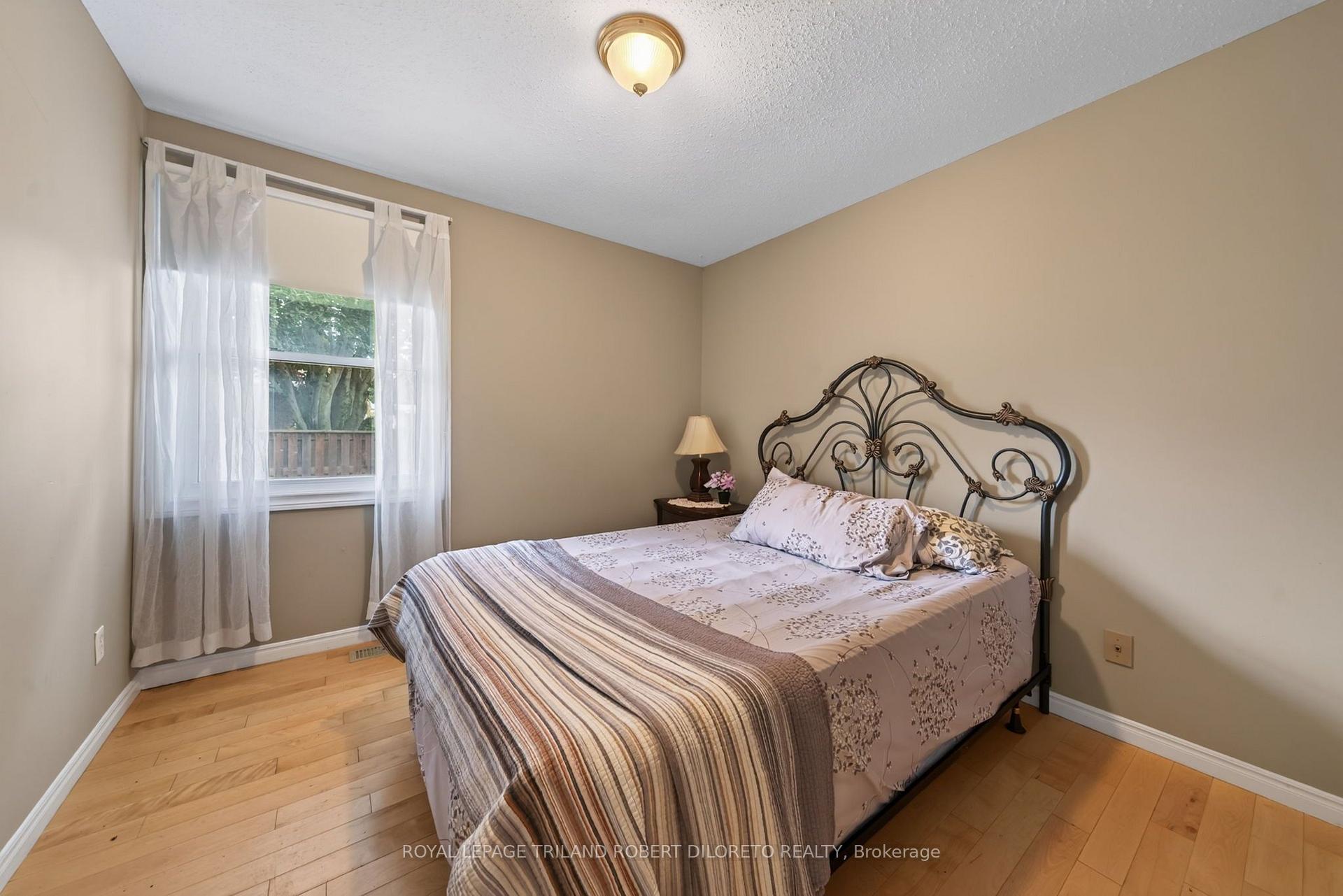 Photo 24 of 654 Grenfell Drive, London, North C — HOMEH