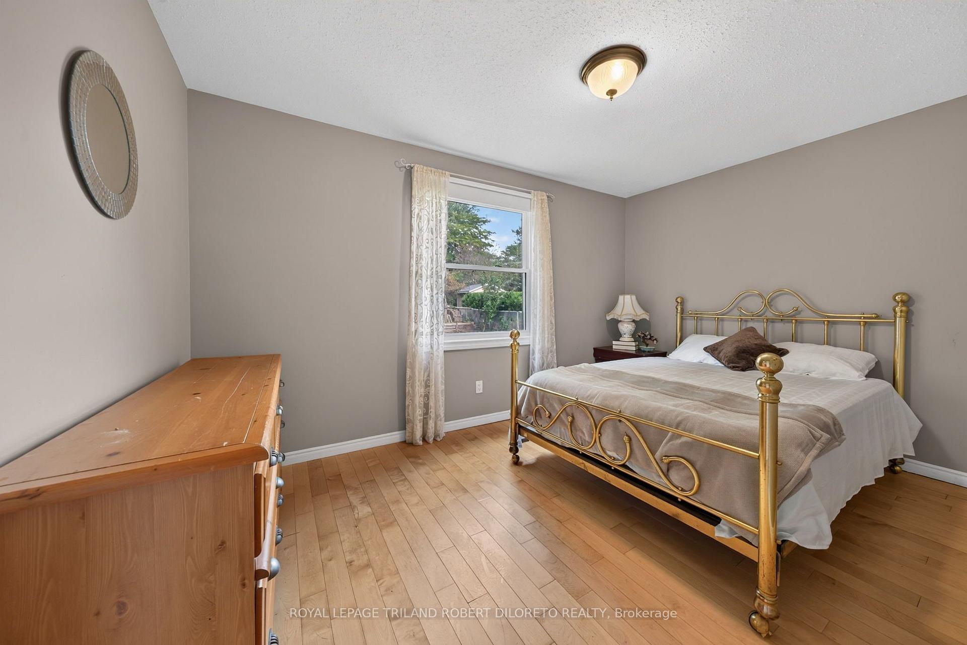 Photo 26 of 654 Grenfell Drive, London, North C — HOMEH