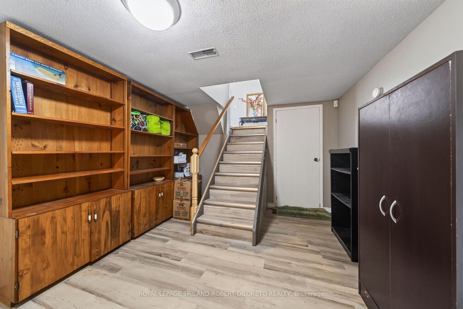 Photo 28 of 654 Grenfell Drive, London, North C — HOMEH