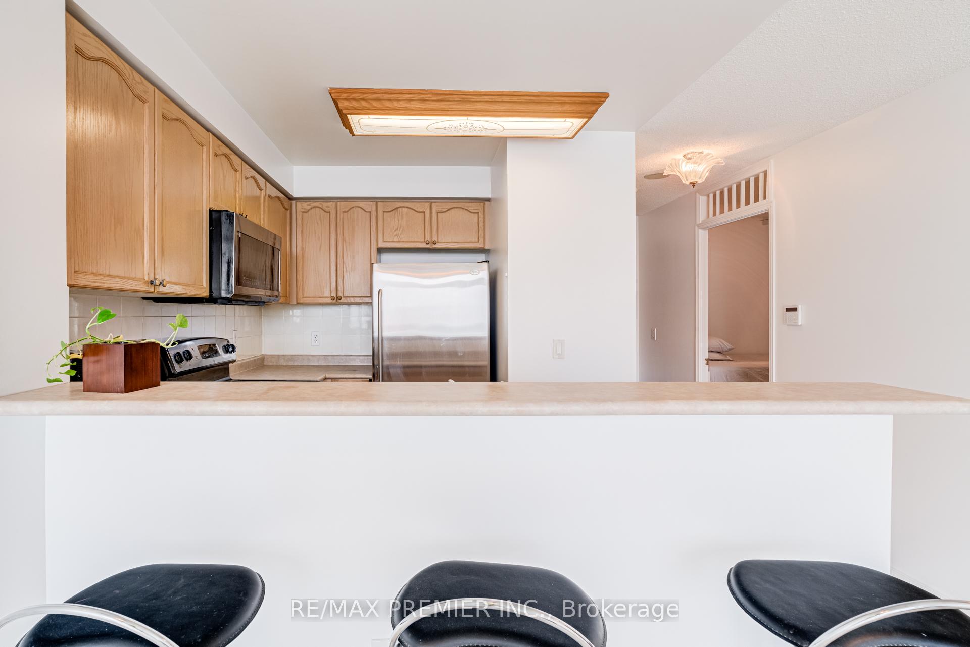 Photo 9 of Unit PH06, 15 Michael Power Place, Etobicoke, Islington-City Centre West — HOMEH