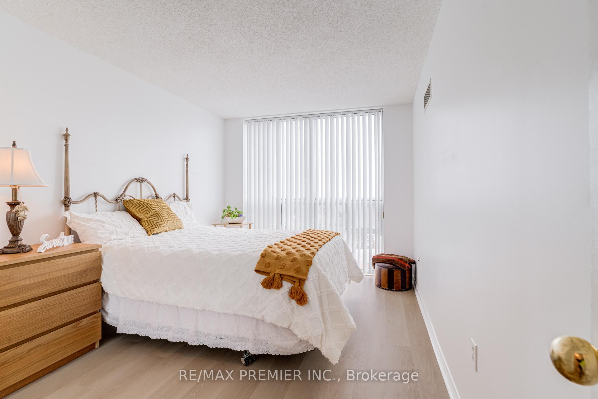 Photo 16 of Unit PH06, 15 Michael Power Place, Etobicoke, Islington-City Centre West — HOMEH