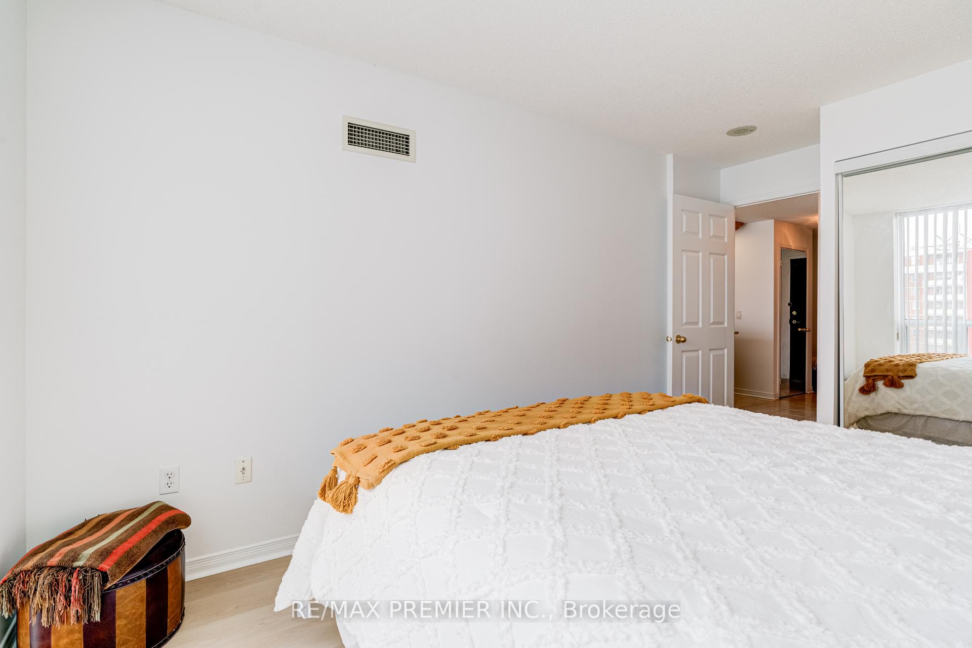 Photo 17 of Unit PH06, 15 Michael Power Place, Etobicoke, Islington-City Centre West — HOMEH
