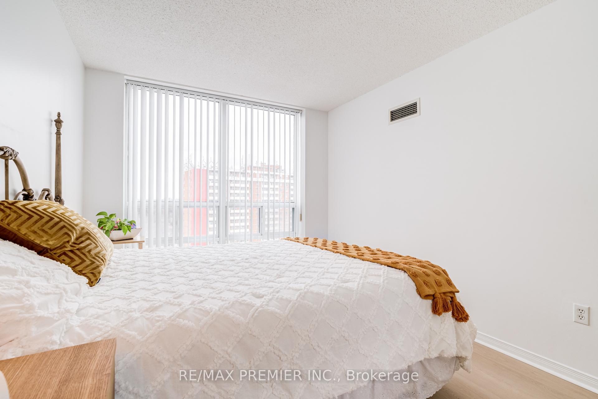 Photo 19 of Unit PH06, 15 Michael Power Place, Etobicoke, Islington-City Centre West — HOMEH