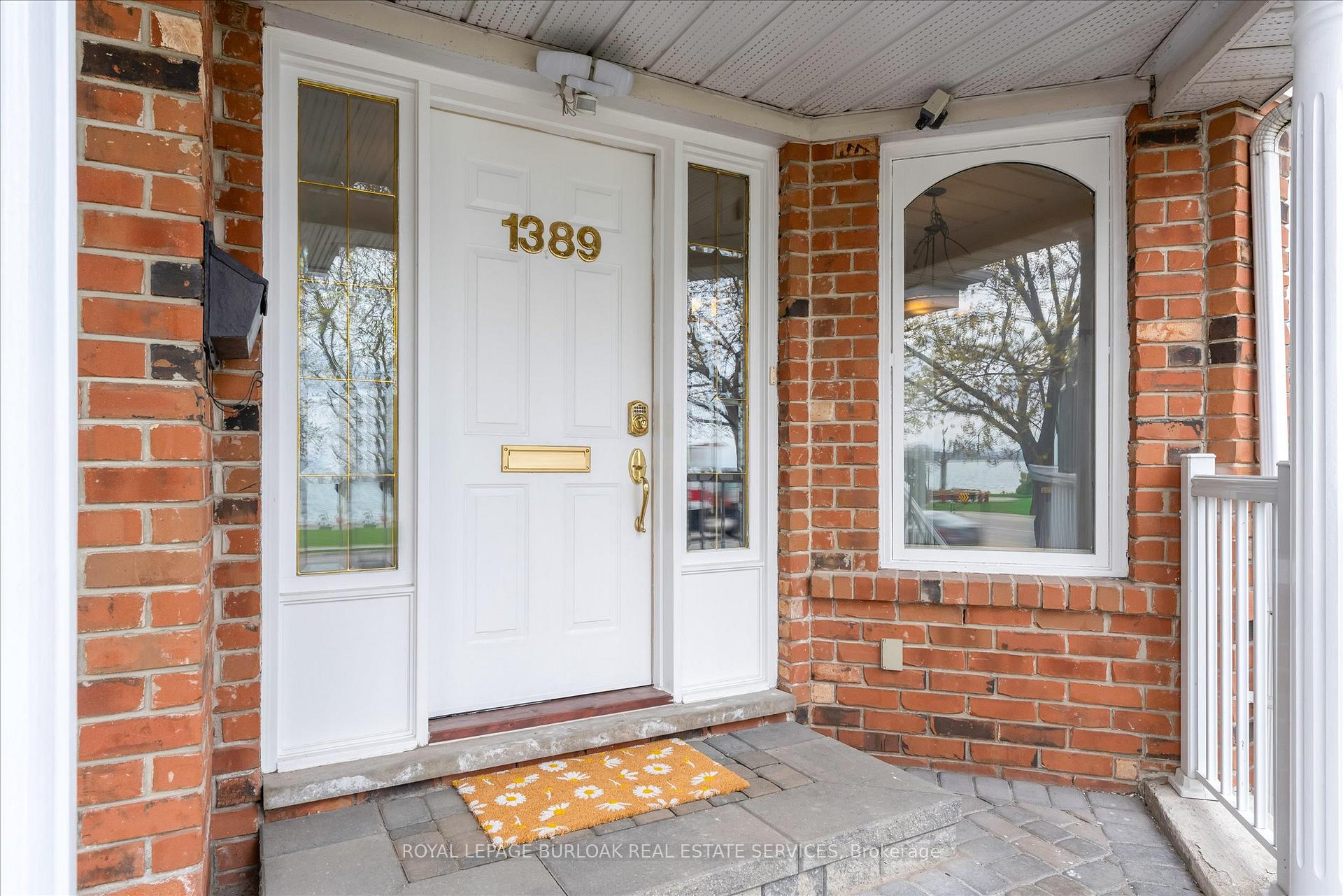 Photo 2 of 1389 Lakeshore Road, Burlington, Brant — HOMEH