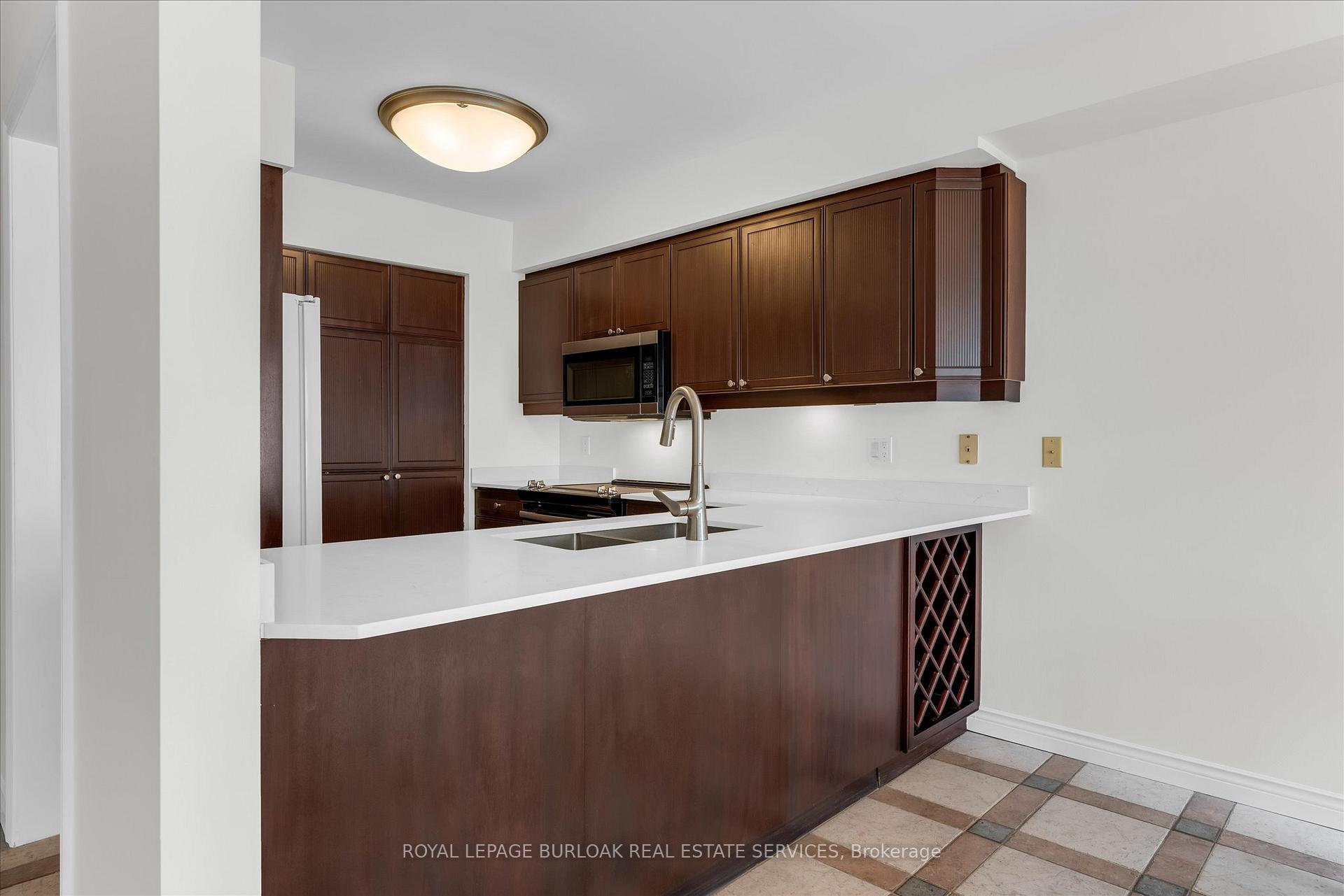 Photo 11 of 1389 Lakeshore Road, Burlington, Brant — HOMEH