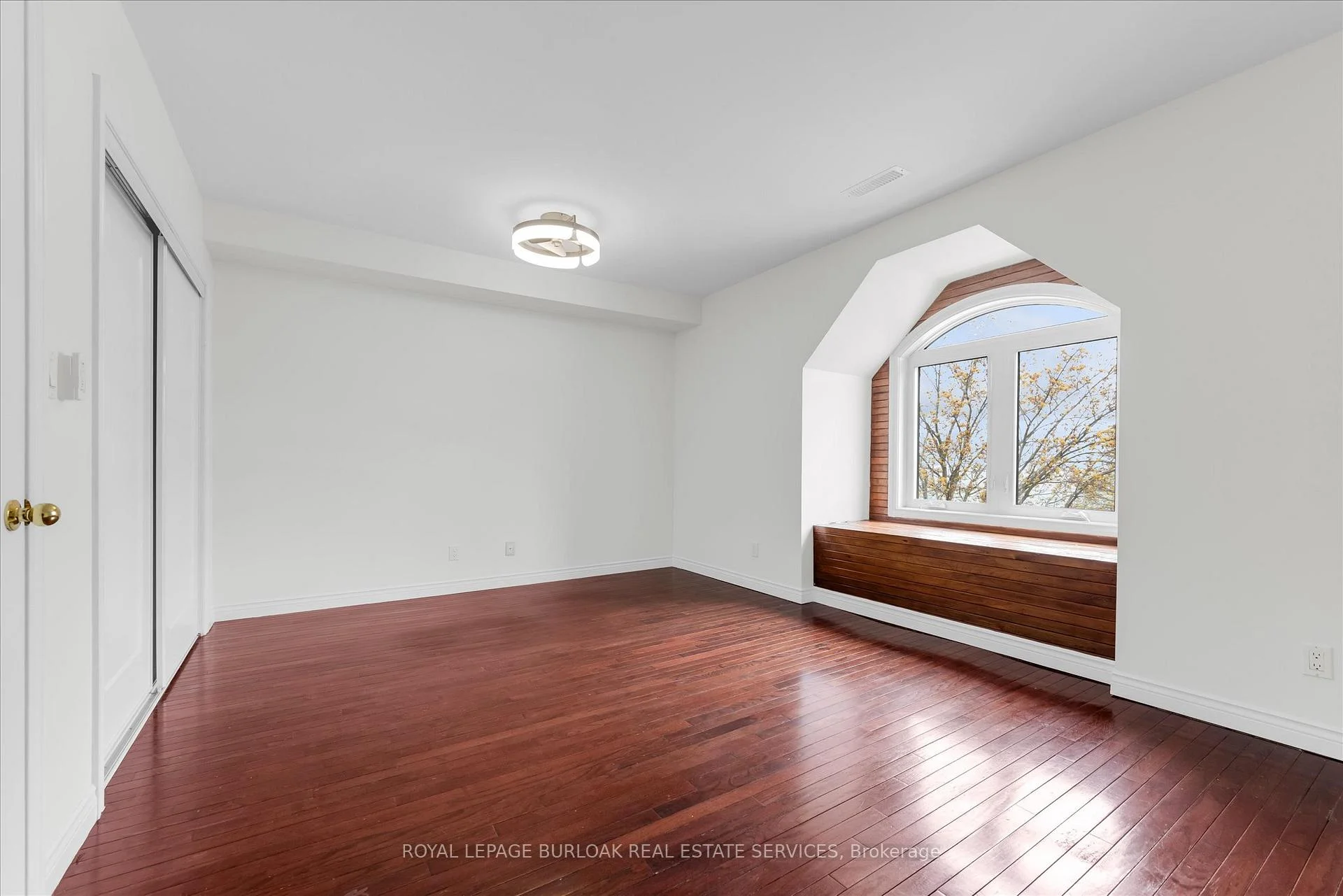 Photo 7 of 1389 Lakeshore Road, Burlington, Brant — HOMEH