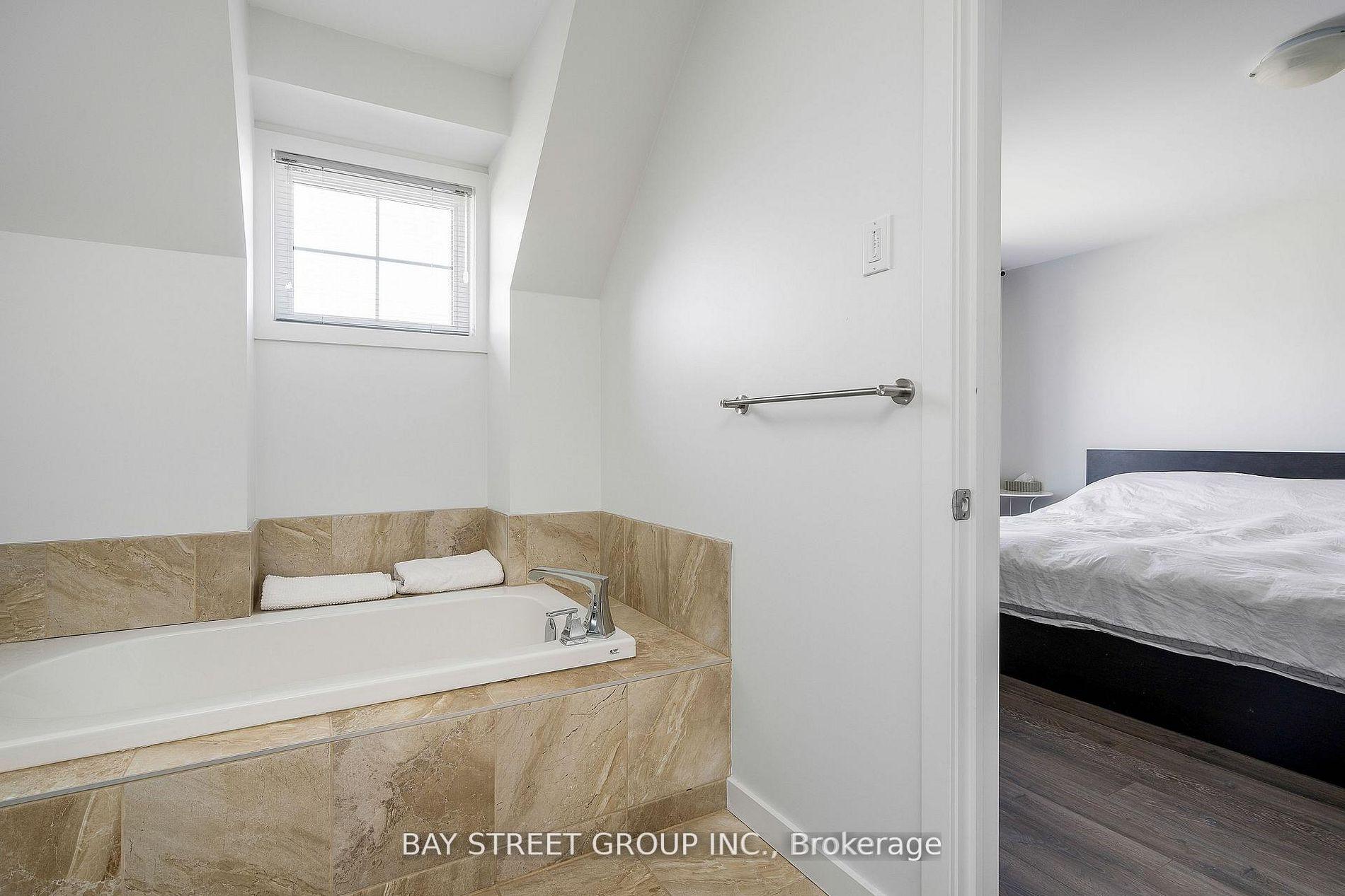 Photo 12 of 142 yellow birch Crescent, Blue Mountains — HOMEH