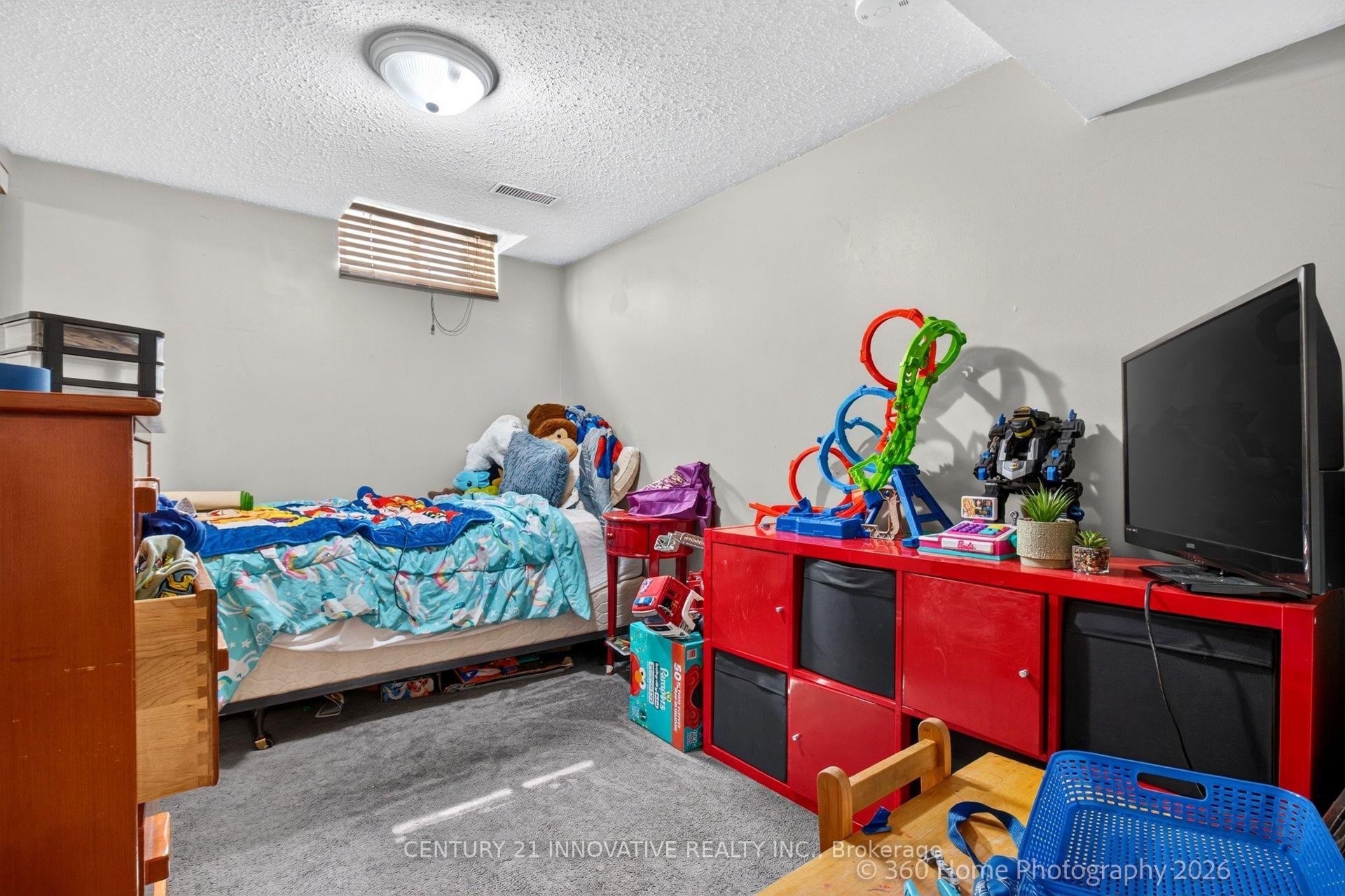 Photo 5 of 888 Southgate Drive, Oshawa, Donevan — HOMEH